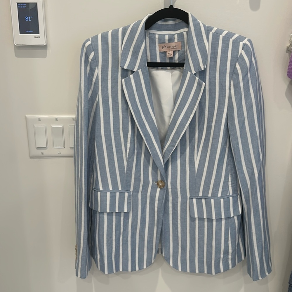 Linen Blazer in denim blue and white. Philosophy - Size 8